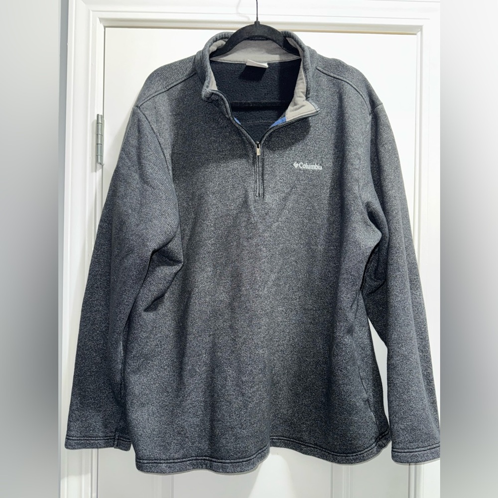 Columbia Black and Charcoal Gray Fleece Pullover